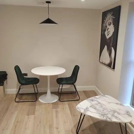 Spacious Leeds Modern Centre