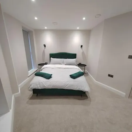 Spacious Leeds Modern Centre Leeds (West Yorkshire)